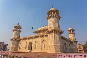 Taj Mahal Tour And Tourism Photo Gallery